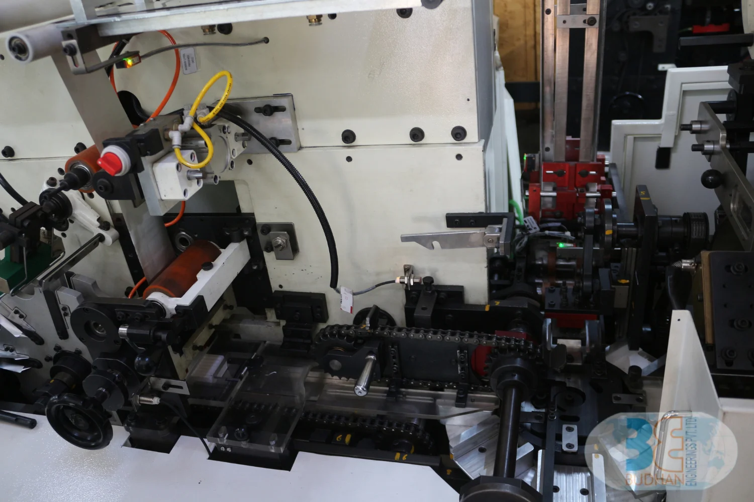 Budhan Fresh Pack™ Smart Seal HLP – Machine Feeding Section Budhan Fresh Pack™ Smart Seal HLP – Machine Feeding Section